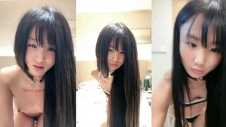 渣女小太妹我见优怜全程露脸性感的纹身跟狼友互动撩骚完美展示坚挺的小奶子特效逼逼双指插入精彩刺激